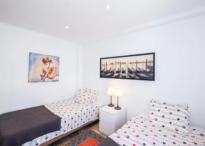#017 2Br Rossio Apartment Central 阿尔布费拉